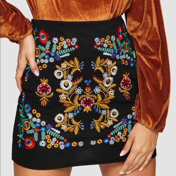 SHEIN Dresses & Skirts - ❤️‍🔥Embroidered Skirt